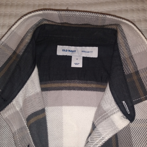 Men's grey flannel button up. Long sleeve size medium like new. - Picture 4 of 5